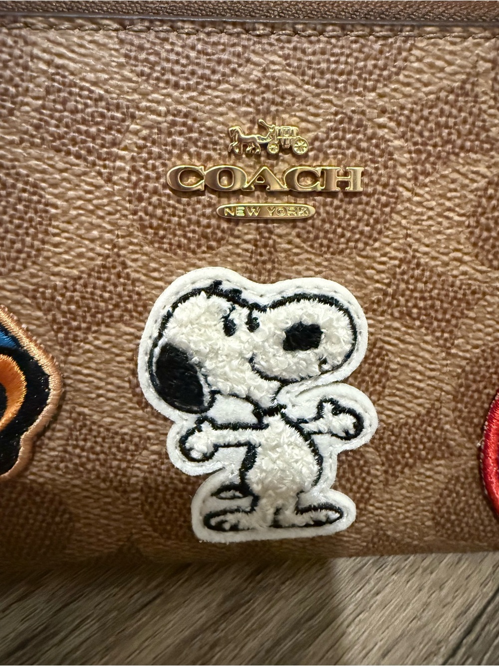 COACH X PEANUTS LONG ZIP AROUND WALLET IN SIGNATURE CANVAS WITH PATCHES NWOT - Picture 7 of 8